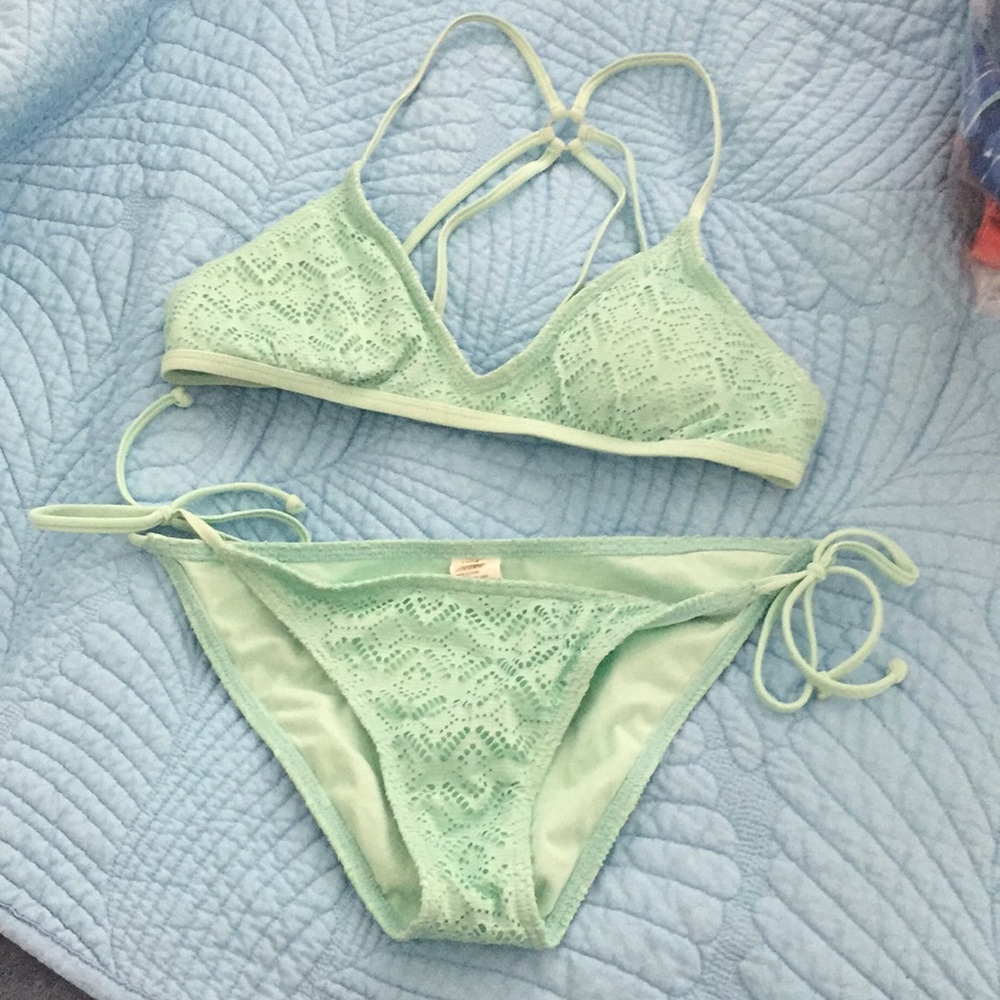 Reef bikini top and bottom 👙